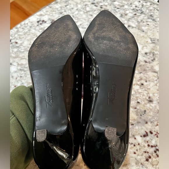 Trotters Women’s Black Patent Leather Pointed Toe 2” Heel Size 10 - Picture 5 of 12